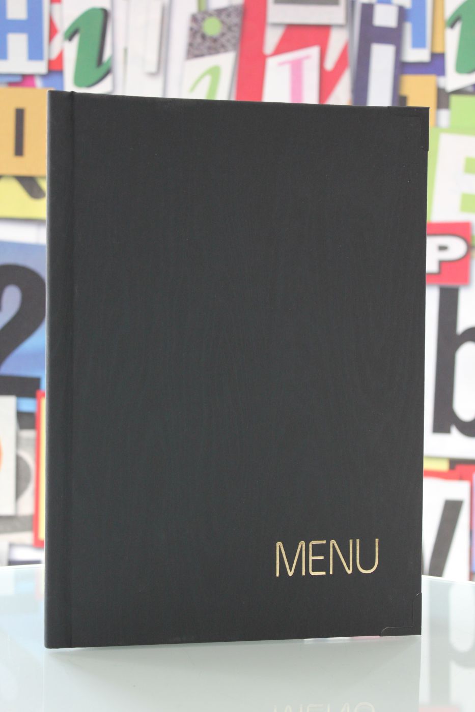 Schwarze Speisekarte aus Holzdesignleder mit Klemme für DIN A4, Goldprägung „Menu“